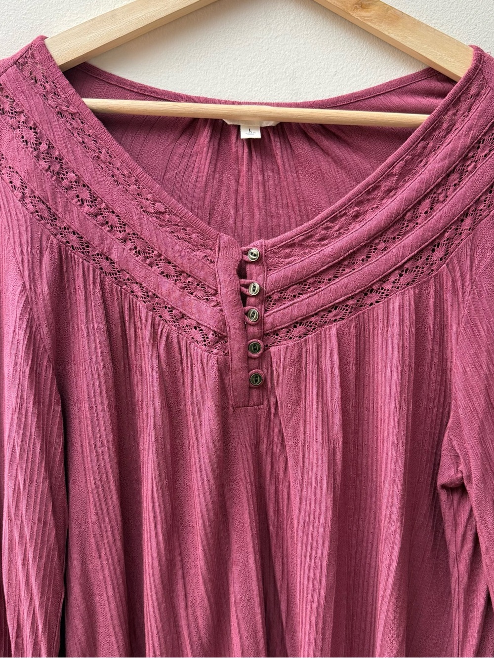 Lucky Brand Violet Quartz Lace Yoke Henley Peasant Top - Picture 3 of 9